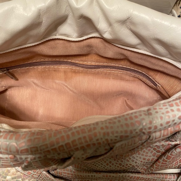 White/ light Pink Snake Skin Look Bag - Picture 2 of 6